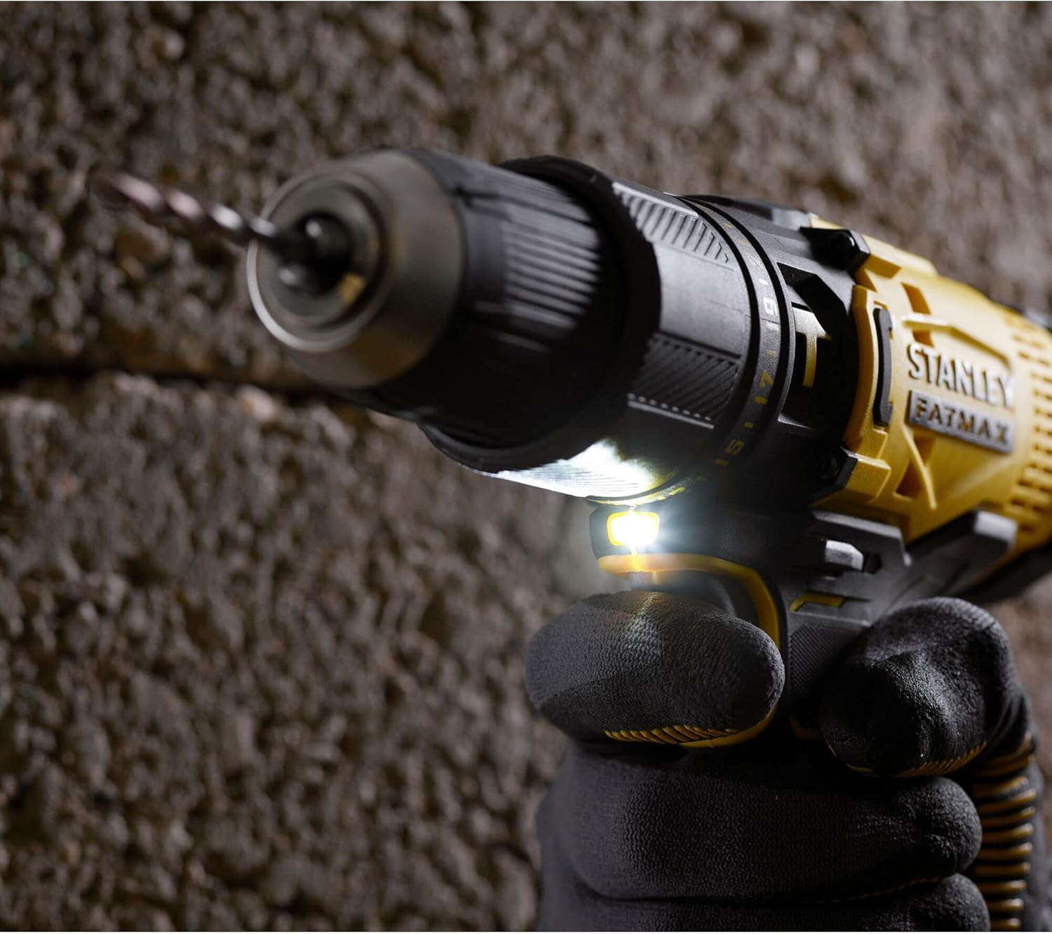 Stanley%2018%20V%20Çift%20Akülü%201.5%20Ah%20Darbeli%20Matkap%20-%20SCD711C2K