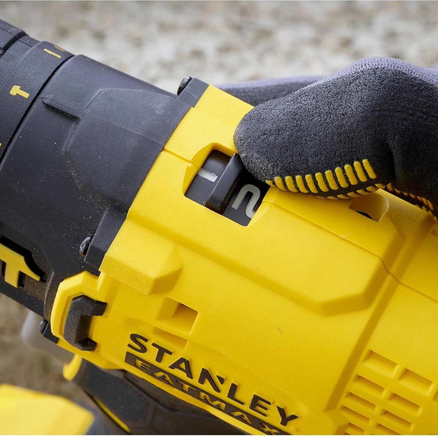 Stanley%2018%20V%20Çift%20Akülü%201.5%20Ah%20Darbeli%20Matkap%20-%20SCD711C2K
